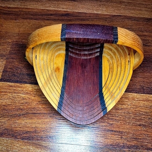 Deep Spring Collapsible Wooden Heart Basket Trivet Spiral Cut - Picture 1 of 4